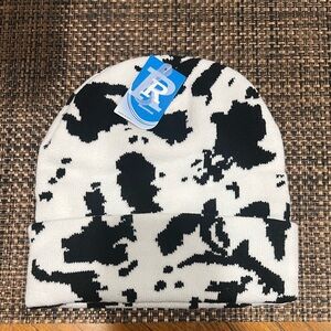 Beanie cow print